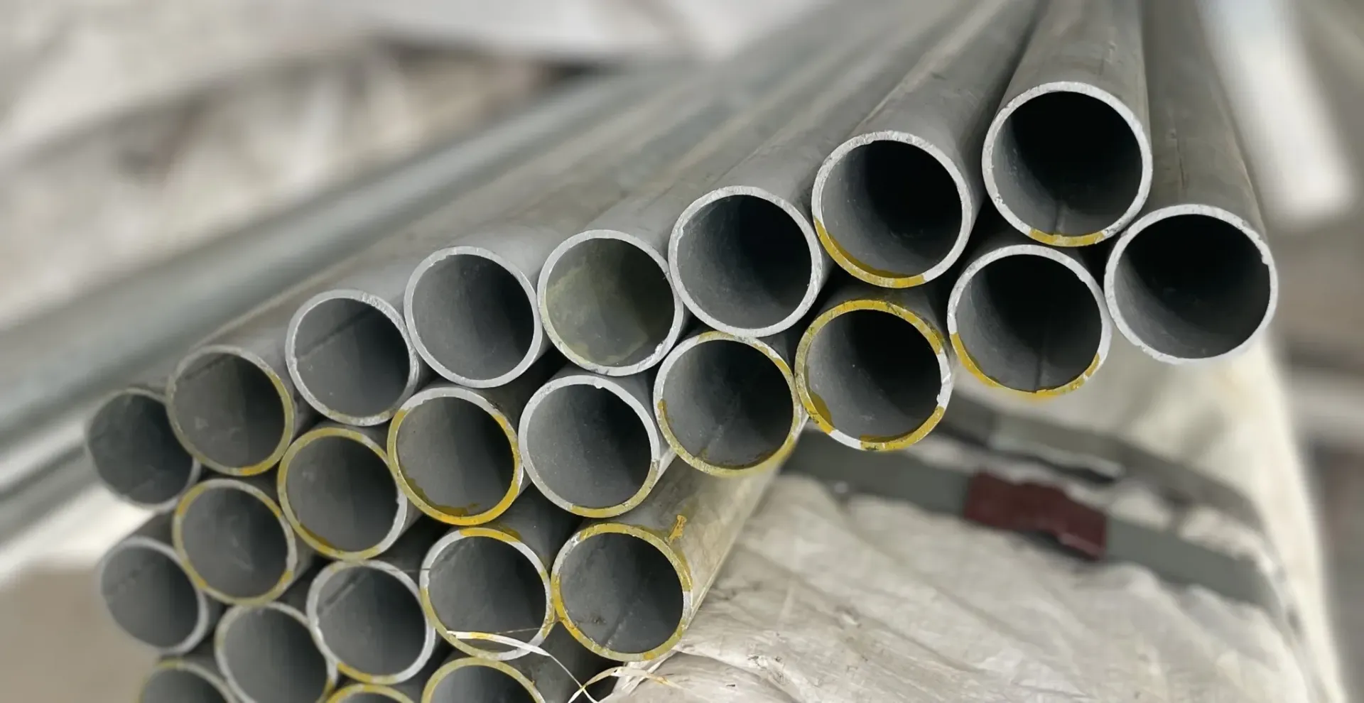 Galv.Extra Light Wall Pipe P/E